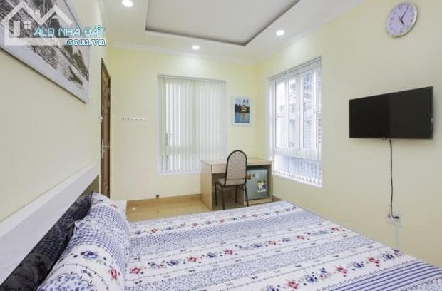 Phòng đẹp đường Hồng Bàng, đầy đủ tiện nghi, mới xây,có bếp nấu ăn, giờ giấc tự do.