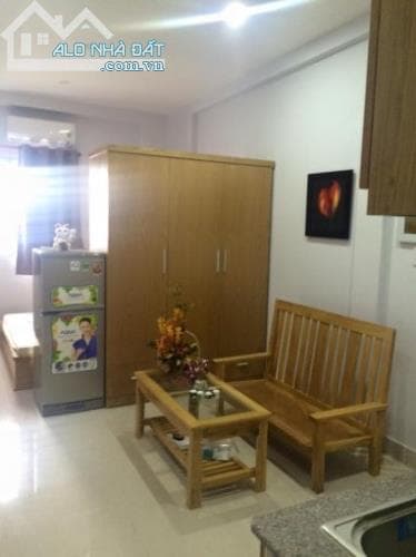 Căn hộ cao cấp CMT8 gần chợ Hòa Hưng, có bếp nấu ăn riêng, bảo vệ 24/24, full nội thất !