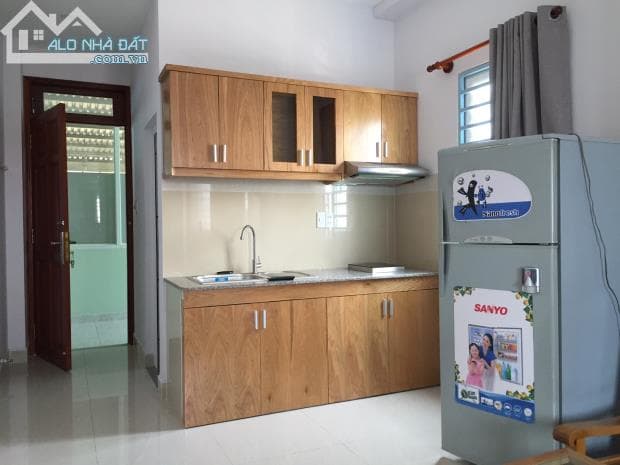 Căn hộ cao cấp CMT8 gần chợ Hòa Hưng, có bếp nấu ăn riêng, bảo vệ 24/24, full nội thất !