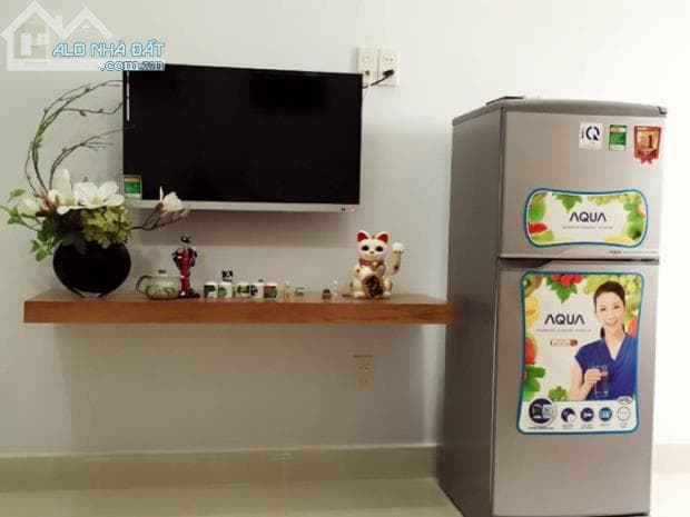 Căn hộ cao cấp CMT8 gần chợ Hòa Hưng, có bếp nấu ăn riêng, bảo vệ 24/24, full nội thất !