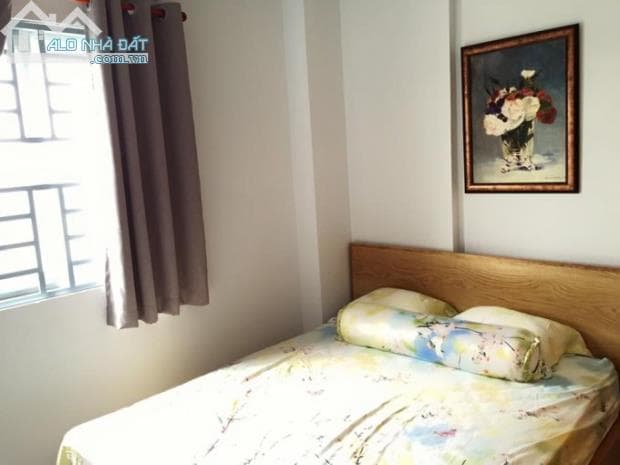 Căn hộ cao cấp CMT8 gần chợ Hòa Hưng, có bếp nấu ăn riêng, bảo vệ 24/24, full nội thất !