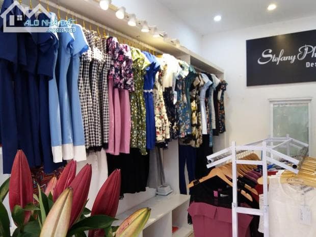 Cho thuê nhà mặt phố Bà Triệu, 40m2, 4m riêng biệt