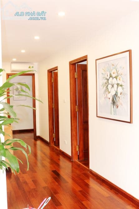 Bán nhà 6 tầng, 193m2, Tây Hồ - Quảng An, cho thuê 250tr/tháng