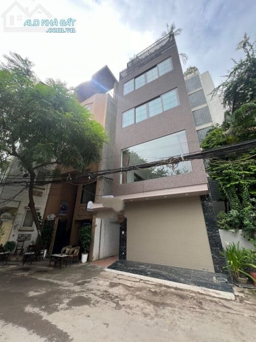 Bán nhà mặt đường Tây Hồ, 314m2, có hồ bơi, hợp đồng thuê 350tr