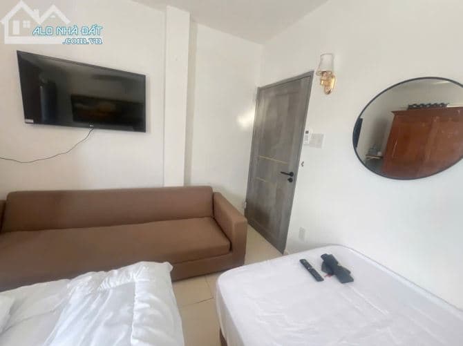 Cho thuê nhà kinh doanh 8 phòng + 2 căn hộ mini - Nha Trang