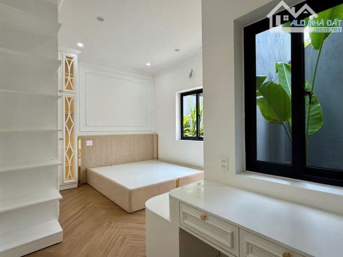 Nhà 2 tầng Tân Cổ Điển tại Làng Hương, Huế