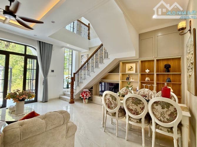 Nhà 2 tầng Tân Cổ Điển kiệt Huyền Trân Công Chúa