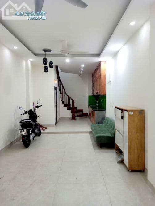 Nhà 5 tầng 42m2, đầy đủ nội thất tại P. Cổ Nhuế 2, Bắc Từ Liêm, HN