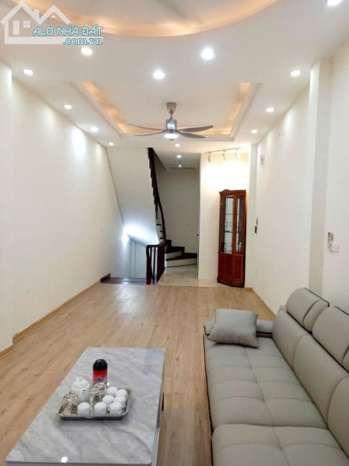 Nhà 5 tầng 42m2, đầy đủ nội thất tại P. Cổ Nhuế 2, Bắc Từ Liêm, HN