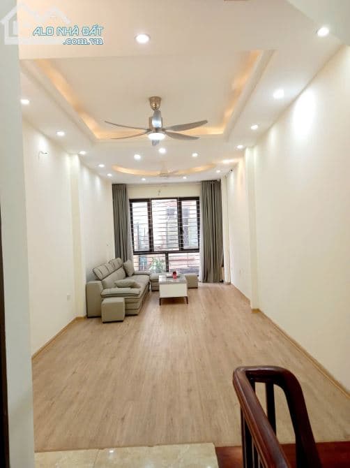 Nhà 5 tầng 42m2, đầy đủ nội thất tại P. Cổ Nhuế 2, Bắc Từ Liêm, HN