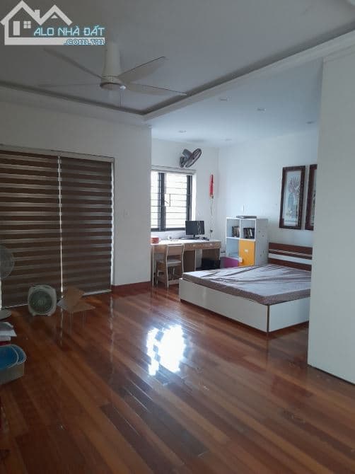 Cho thuê nhà Mỹ đình dt 40mx 5 tầng , 3 pn, đủ đồ giá 12tr