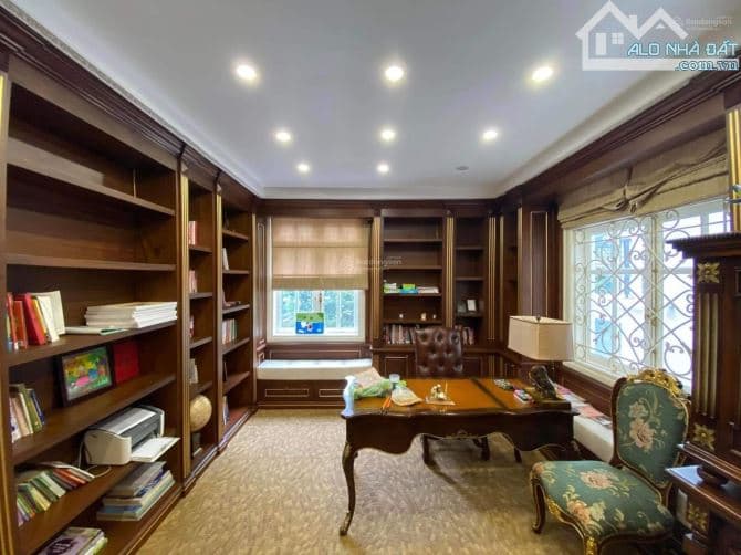 Bán lô góc biệt thự đẹp nhất KĐT linh đàm, dt260m2 x 4 tầng, 2 Mặt đường , Giá 52 tỷ ,SĐCC