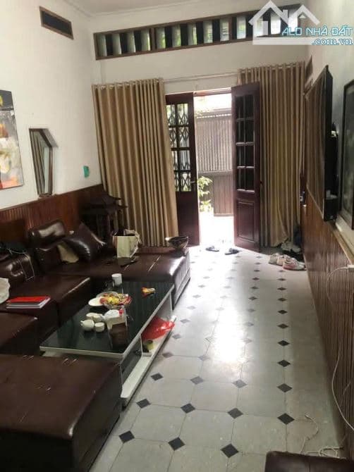 Cho thuê nhà phố Ngô Gia Tự 70m, 3 tầng, 8 triệu