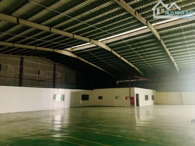 Cho thuê 2300m2 nhà xưởng đối diện cổng B kcn thăng long