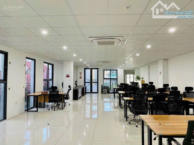 Cho Thuê Văn Phòng Mới 130m2 Sang Chảnh tại phố Cát Linh Đống Đa giá 27tr