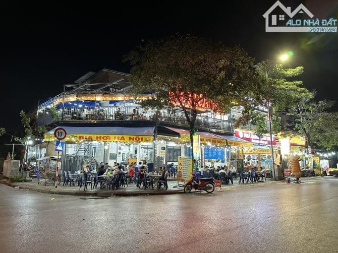 Cho thuê mặt bằng Đinh Tiên Hoàng - 218m2 - MT 20m - 450tr/tháng