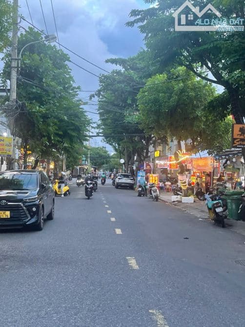 Bán nhà 2 tầng, 2 mặt tiền đường Châu Thị Vĩnh Tế, Đà Nẵng