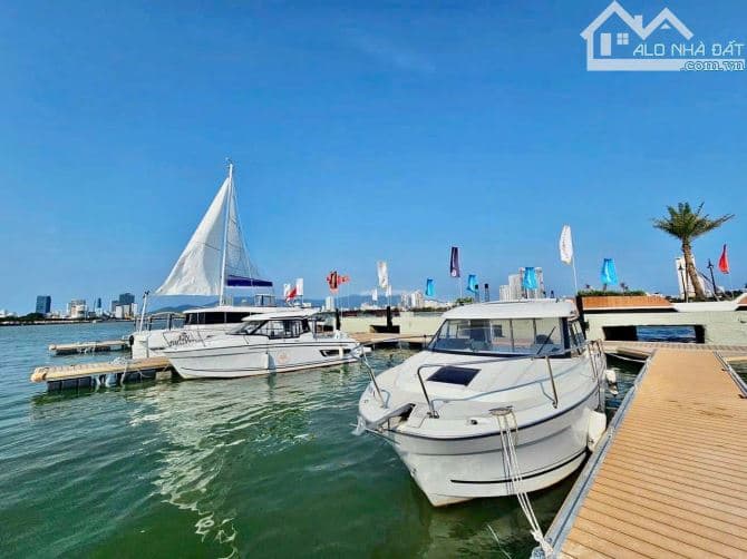 Bán nhà 3 tầng, góc 2MT Trần Hưng Đạo, 174m2