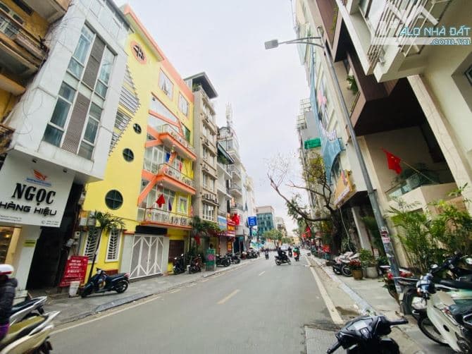 Bán Nhà Mặt Phố Nguyễn Trường Tộ Ba Đình 133m2 x 6 tầng x Mt 6.5m --- 69 tỷ Vỉa Hè KD.