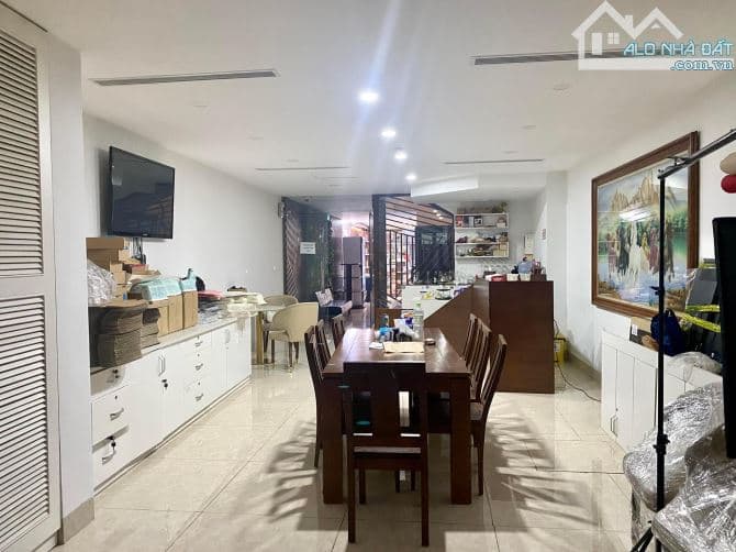 Nhà 7 Tầng Mặt Phố Triệu Việt Vương - Kinh Doanh Tốt - 28 Tỷ