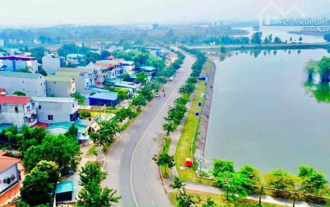 Đất thổ cư Hòa Lạc, view hồ, gần Đại học Quốc gia, metro