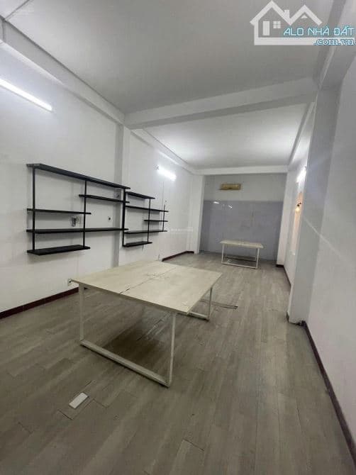 NGUYỄN THÁI BÌNH,Q1, 300M2, 4 TẦNG, 50TR,GẦN CHỢ BẾN THẠNH