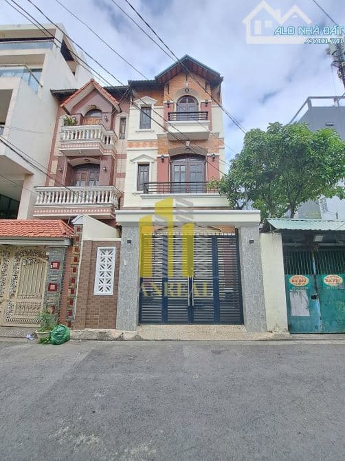 Cho thuê nhà 5 phòng đường Quốc Hương, Phường An Khánh, Thủ Đức