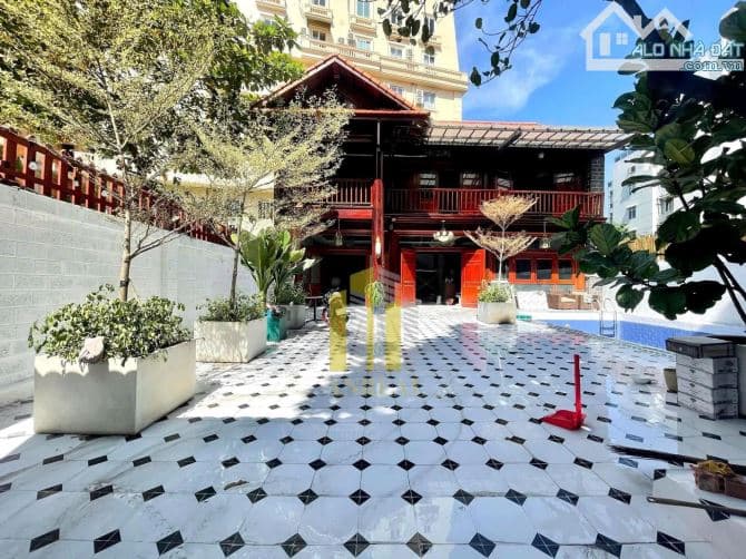 Biệt Thự Phong Cách Gỗ Sang Trọng Tại Thảo ĐIền giá 90 triệu