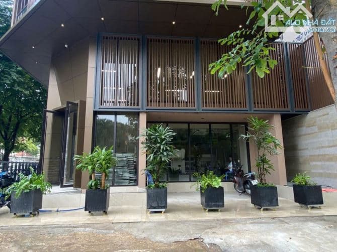 Cho thuê nhà mặt tiền Nguyễn Đình Chiểu, Quận 1