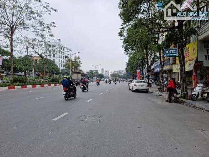 Bán đất tặng nhà mặt phố Trần Khát Chân, 83m², 5.2m, 35 tỷ