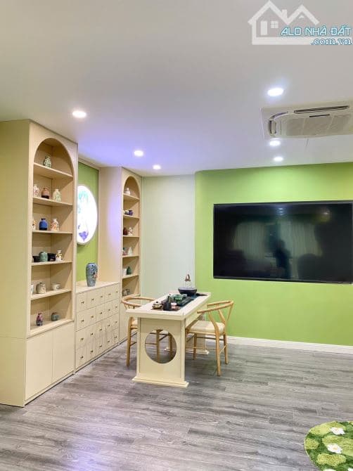 Cho thuê nhà mặt phố Trần Khát Chân 5 tầng, 50 m2, MT 4,5 m