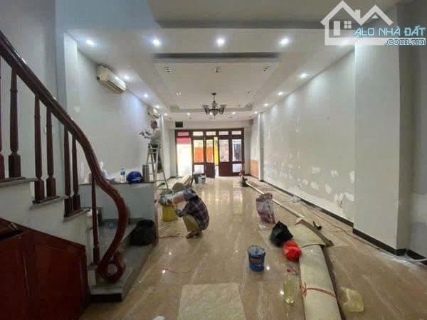 Cho thuê nhà Nguyễn Ngọc Nại, Thanh Xuân, 7 tầng, ngõ ô tô giá 33tr/th