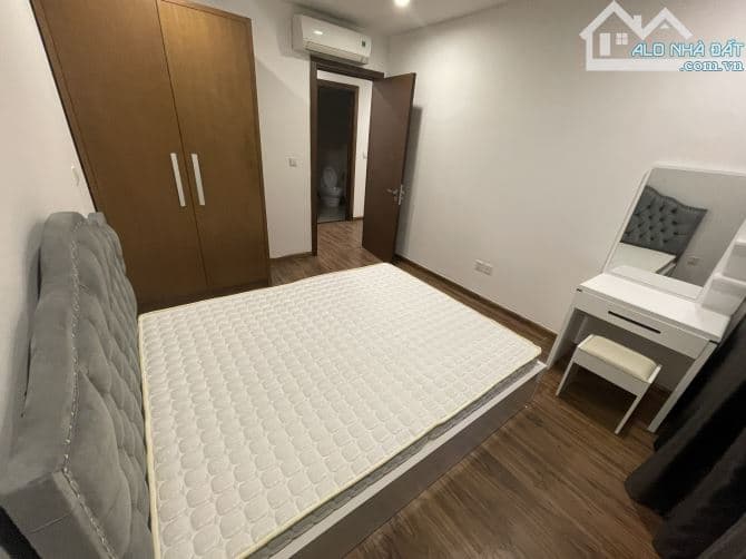 Cho thuê căn hộ Gold Season, 47 Nguyễn Tuân, 109m2, 3PN