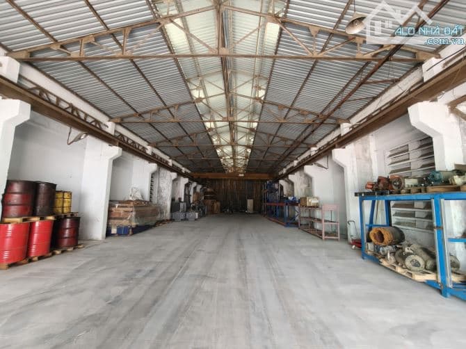 *Cho thuê kho nằm trong tổng kho*430m2 Xa Lộ Hà Nội, Trường Thọ, Thủ Đức