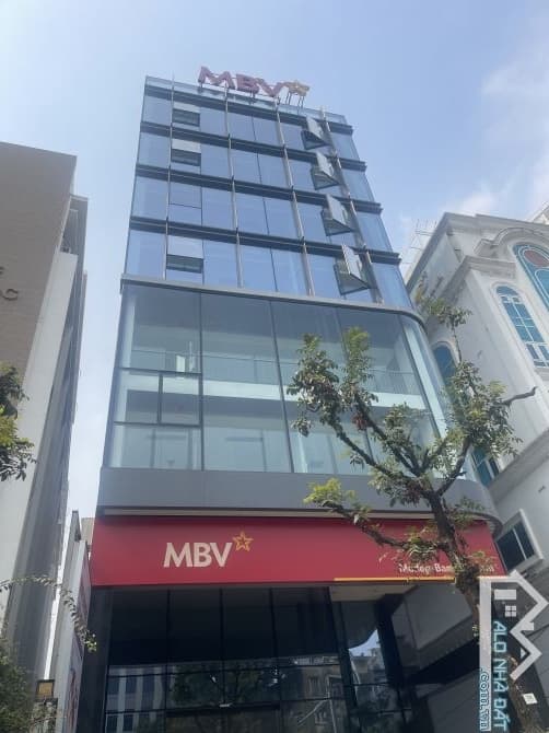 Bán gấp căn góc mặt phố Phạm Văn Đồng, Ngoại Giao Đoàn,2 đường vỉa hè kinh doanh 146m2 65ỷ
