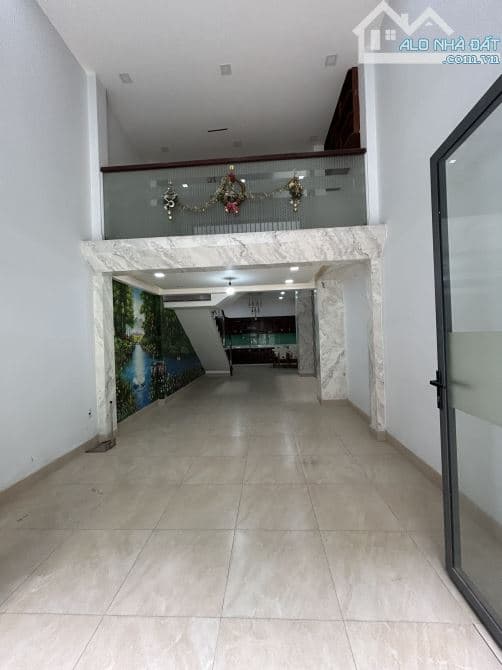 Cho thuê nhà 4x15m, 3 lầu, Quận 11 - Giá 28 Triệu