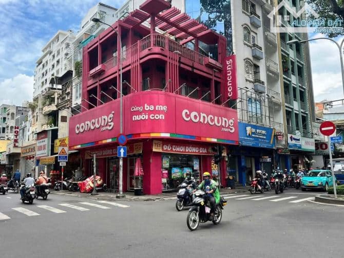 Nhà 2 mặt tiền Châu Văn Liêm & Nguyễn Trãi, Quận 5