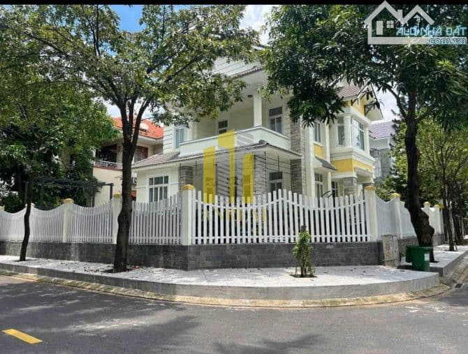 Cho thuê biệt thự khu Thảo Điền, 450m2, 4PN