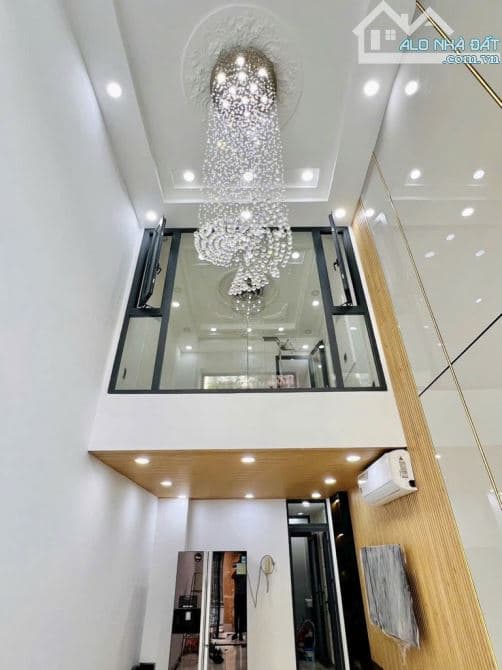 Quận 3 – Hẻm Ô Tô – 5 Tầng, Thang Máy – 8.75 Tỷ