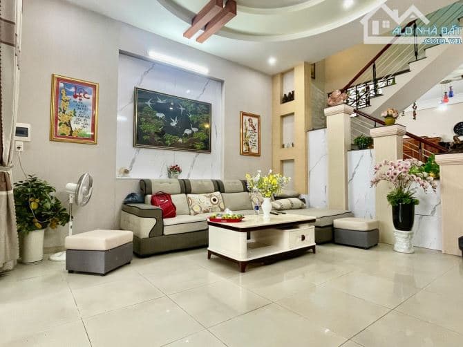 Nhà Mặt Phố Khuê Trung – 125m2, Ngang 5m – Giá 6.45 Tỷ