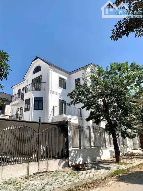 Biệt thự mới tinh - ( Có Thang máy ) khu đô thị Văn Phú