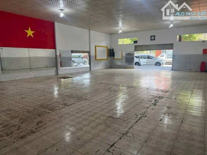 Cho thuê Kho 250 m2 gần Vincom Hùng Vương 15 triệu