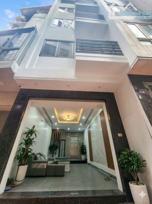 Nhà bán Lạc Long Quân, Tây Hồ – 40m² – 6 tầng – 7 chỗ – 16.6 tỷ