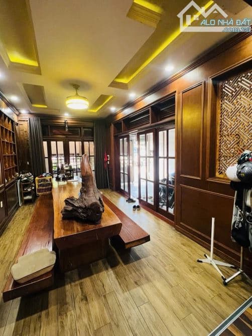 🏡 Biệt thự gỗ cao cấp 3 tầng, MT Lê Đại Hành – 151m² – 15.95 tỷ
