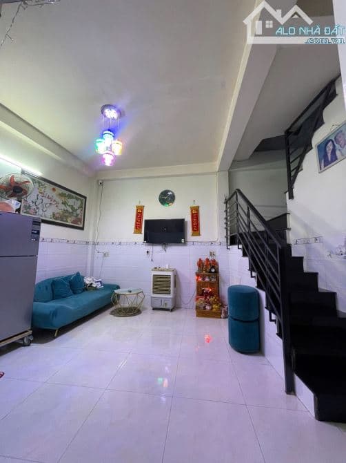 Bán nhà 2 tầng, hẻm xe máy, gần đường Đồng Nai, Nha Trang