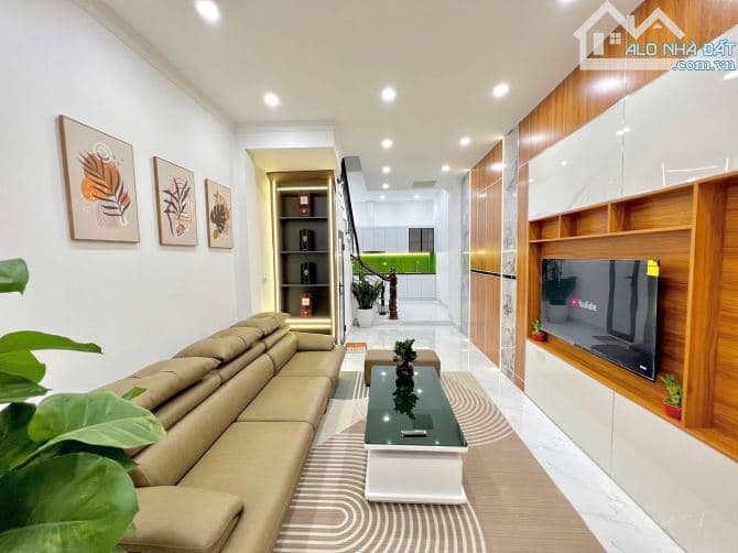 Bán nhà đẹp Đỗ Cửa, 37m2, 5 tầng, có nội thất