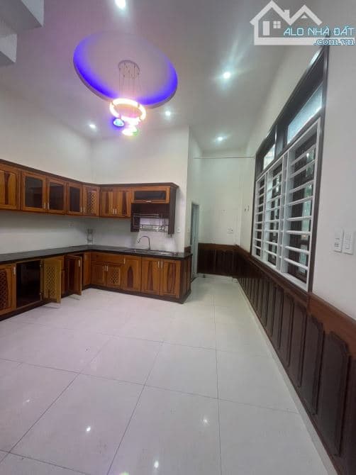 Nhà mặt tiền Tô Hiệu, ngang 14m, gần biển, 4 tỷ 250 triệu