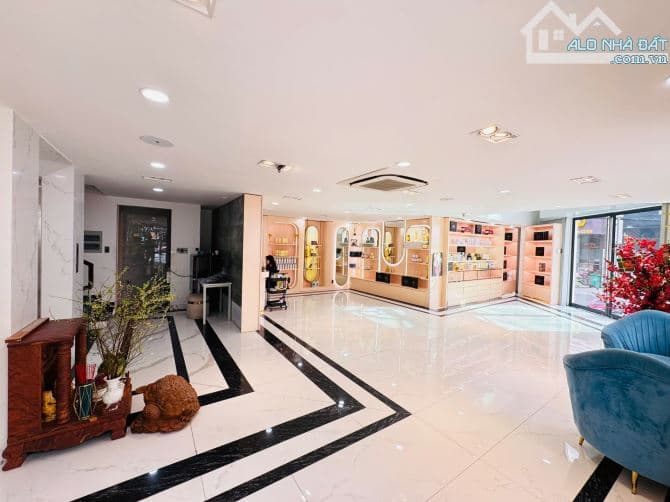 Bán Building Góc 2MT CMT8, Q10 - 12x15m, H7 Tầng, Giá Tốt