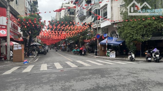 HIẾM, MẶT PHỐ ĐẶNG TRẦN CÔN, KINH DOANH MỌI LOẠI HÌNH 5 tầng chỉ 11 triệu