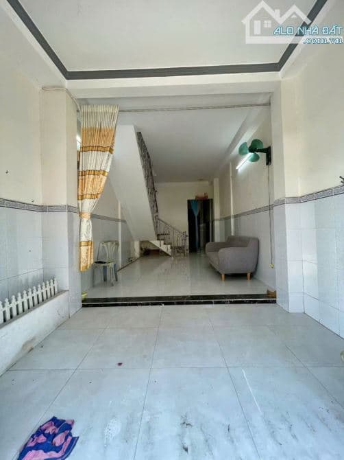 Cho thuê nhà lầu hẻm 534 đường 30/4 giá dưới 10 triệu/tháng